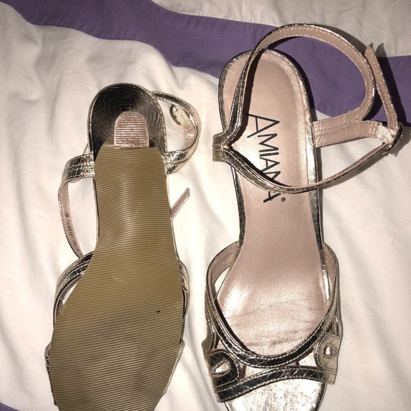 AMIANA Golden open toe heels - Picture 2 of 3